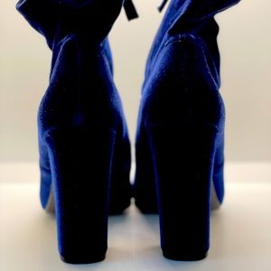 Steve Madden 7.5 Blue Velvet Boots